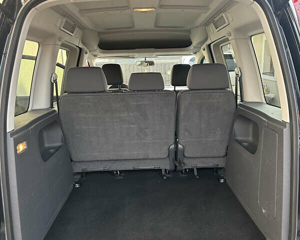 Черный Фольксваген Кадди, объемом двигателя 1.6 л и пробегом 238 тыс. км за 11300 $, фото 31 на Automoto.ua