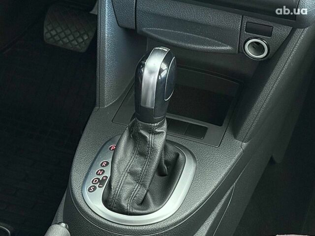 Чорний Фольксваген Кадді, об'ємом двигуна 1.6 л та пробігом 210 тис. км за 10640 $, фото 20 на Automoto.ua