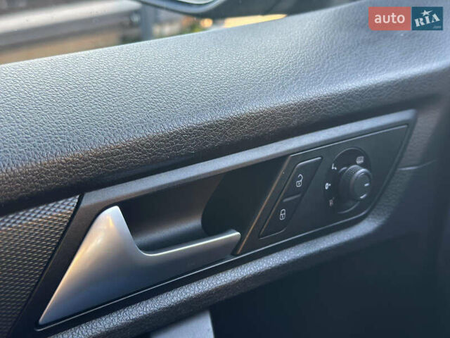 Черный Фольксваген Кадди, объемом двигателя 2 л и пробегом 192 тыс. км за 15950 $, фото 41 на Automoto.ua