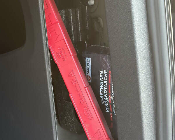 Черный Фольксваген Кадди, объемом двигателя 2 л и пробегом 192 тыс. км за 15950 $, фото 60 на Automoto.ua