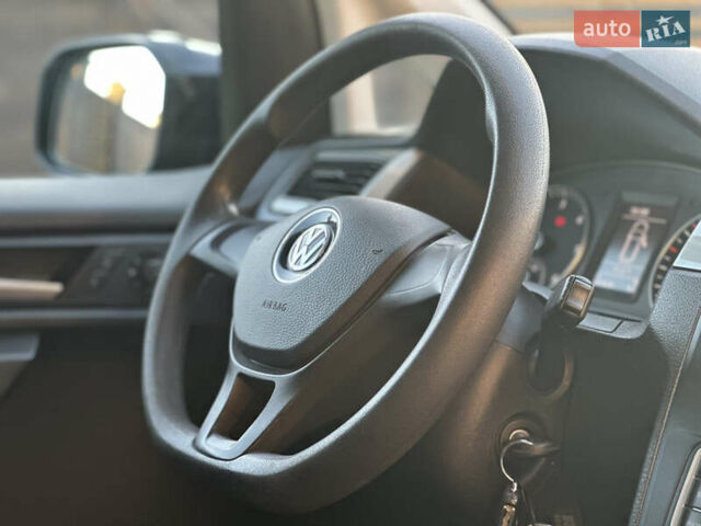 Черный Фольксваген Кадди, объемом двигателя 2 л и пробегом 192 тыс. км за 15950 $, фото 27 на Automoto.ua
