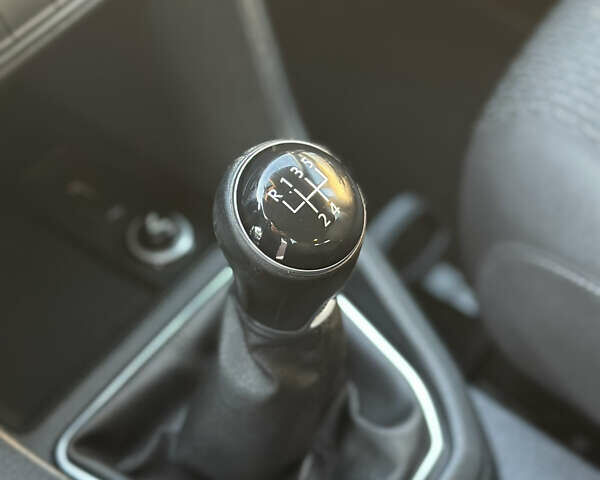 Черный Фольксваген Кадди, объемом двигателя 2 л и пробегом 192 тыс. км за 15950 $, фото 43 на Automoto.ua