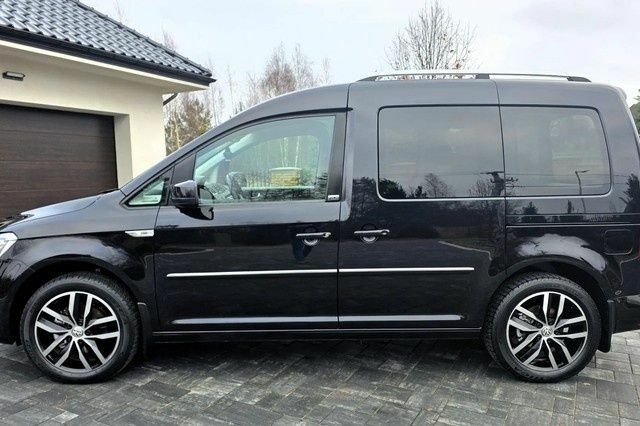 Черный Фольксваген Кадди, объемом двигателя 2 л и пробегом 247 тыс. км за 8050 $, фото 11 на Automoto.ua