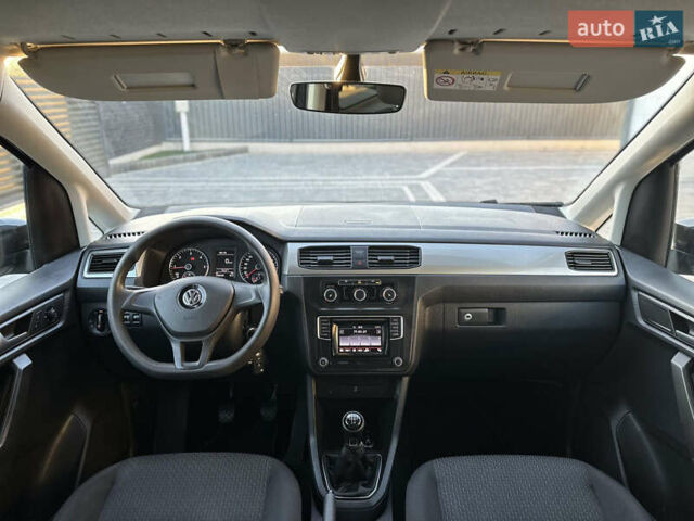 Черный Фольксваген Кадди, объемом двигателя 2 л и пробегом 192 тыс. км за 15950 $, фото 25 на Automoto.ua