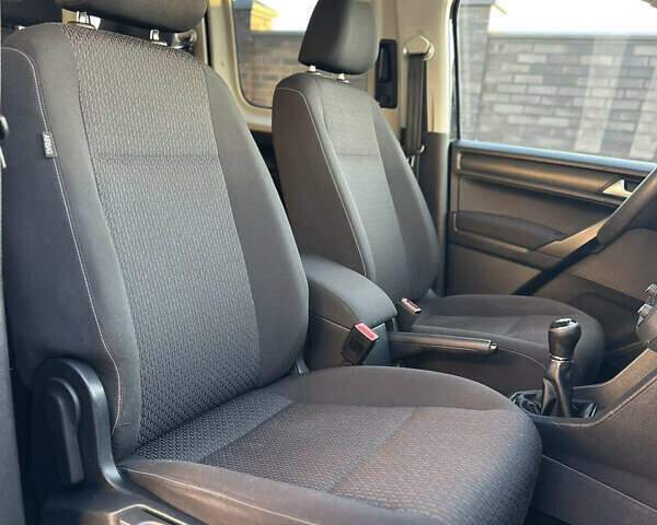 Черный Фольксваген Кадди, объемом двигателя 2 л и пробегом 192 тыс. км за 15950 $, фото 50 на Automoto.ua