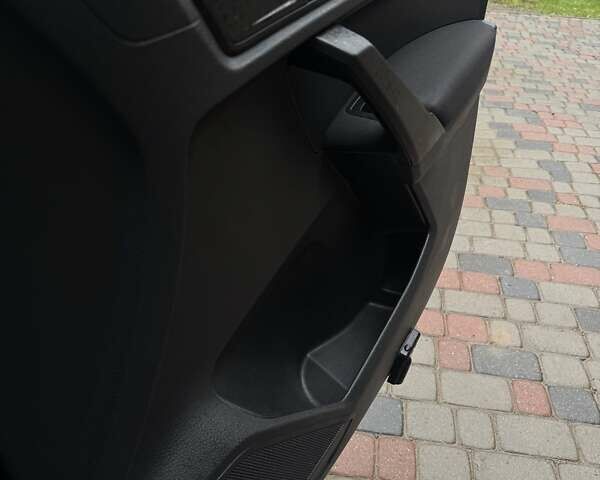 Чорний Фольксваген Кадді, об'ємом двигуна 1.97 л та пробігом 272 тис. км за 16000 $, фото 54 на Automoto.ua