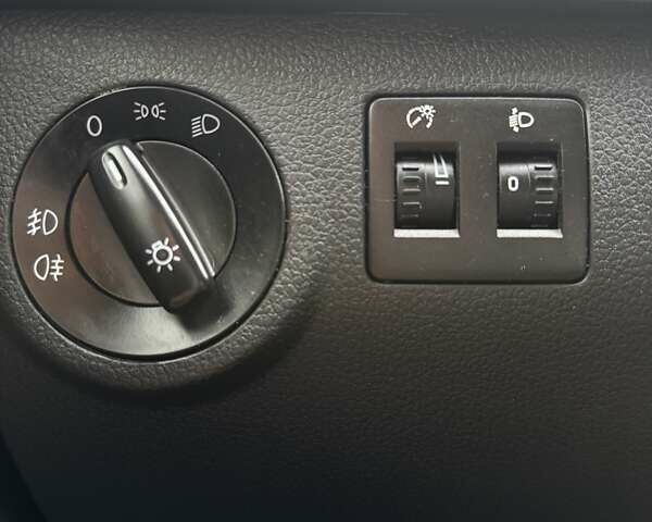 Чорний Фольксваген Кадді, об'ємом двигуна 1.97 л та пробігом 272 тис. км за 16000 $, фото 44 на Automoto.ua