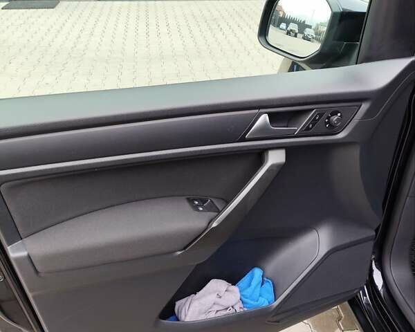 Черный Фольксваген Кадди, объемом двигателя 1.97 л и пробегом 274 тыс. км за 17800 $, фото 54 на Automoto.ua