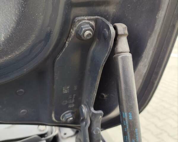 Черный Фольксваген Кадди, объемом двигателя 1.97 л и пробегом 274 тыс. км за 17800 $, фото 84 на Automoto.ua