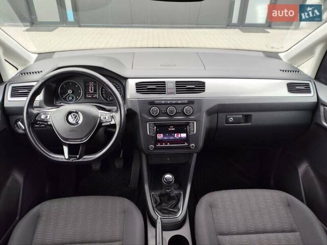Черный Фольксваген Кадди, объемом двигателя 1.97 л и пробегом 274 тыс. км за 17800 $, фото 73 на Automoto.ua