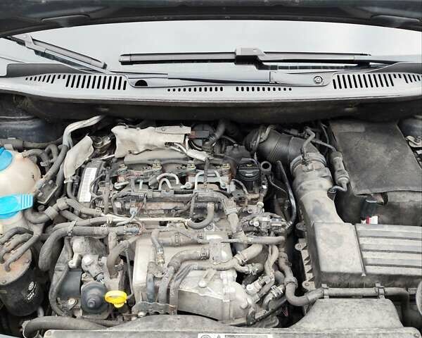 Черный Фольксваген Кадди, объемом двигателя 1.97 л и пробегом 274 тыс. км за 17800 $, фото 83 на Automoto.ua