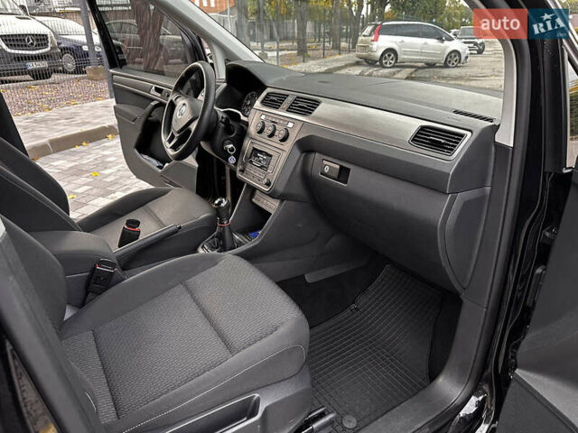 Черный Фольксваген Кадди, объемом двигателя 1.97 л и пробегом 237 тыс. км за 16500 $, фото 27 на Automoto.ua