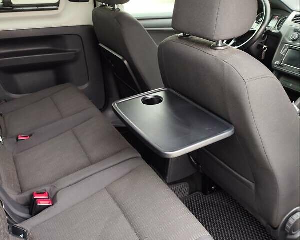 Черный Фольксваген Кадди, объемом двигателя 1.97 л и пробегом 274 тыс. км за 17800 $, фото 62 на Automoto.ua