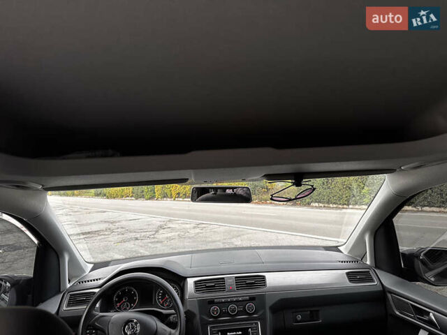 Черный Фольксваген Кадди, объемом двигателя 1.97 л и пробегом 237 тыс. км за 16500 $, фото 36 на Automoto.ua
