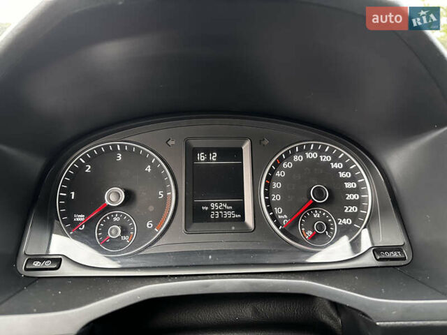 Черный Фольксваген Кадди, объемом двигателя 1.97 л и пробегом 237 тыс. км за 16500 $, фото 33 на Automoto.ua