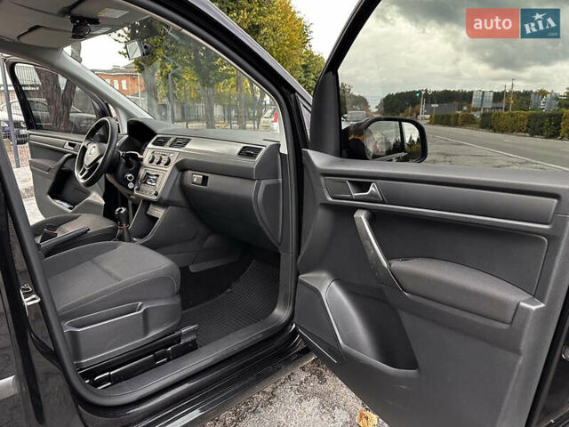 Черный Фольксваген Кадди, объемом двигателя 1.97 л и пробегом 237 тыс. км за 16500 $, фото 26 на Automoto.ua