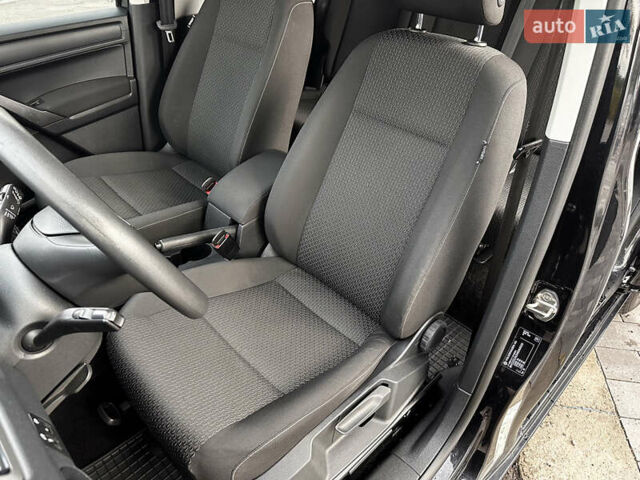 Черный Фольксваген Кадди, объемом двигателя 1.97 л и пробегом 237 тыс. км за 16500 $, фото 23 на Automoto.ua