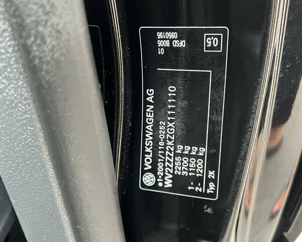 Черный Фольксваген Кадди, объемом двигателя 1.6 л и пробегом 210 тыс. км за 14555 $, фото 12 на Automoto.ua