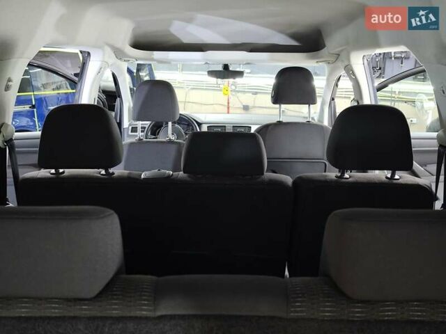 Черный Фольксваген Кадди, объемом двигателя 1.97 л и пробегом 274 тыс. км за 15000 $, фото 7 на Automoto.ua