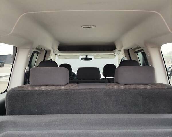 Черный Фольксваген Кадди, объемом двигателя 1.97 л и пробегом 274 тыс. км за 17800 $, фото 71 на Automoto.ua