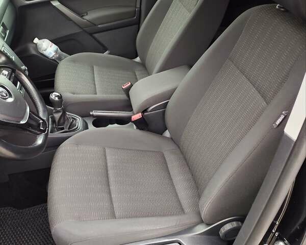 Черный Фольксваген Кадди, объемом двигателя 1.97 л и пробегом 274 тыс. км за 17800 $, фото 46 на Automoto.ua