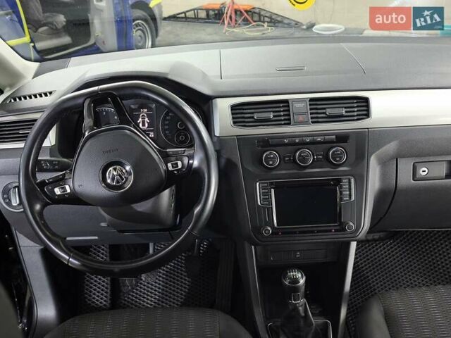 Черный Фольксваген Кадди, объемом двигателя 1.97 л и пробегом 274 тыс. км за 15000 $, фото 8 на Automoto.ua