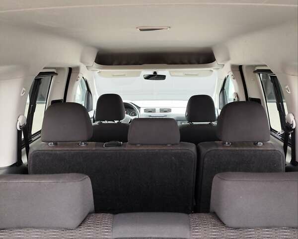 Черный Фольксваген Кадди, объемом двигателя 1.97 л и пробегом 274 тыс. км за 17800 $, фото 69 на Automoto.ua