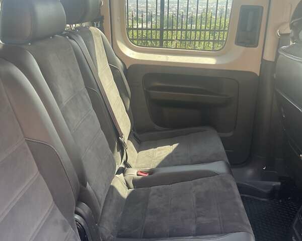 Чорний Фольксваген Кадді, об'ємом двигуна 1.97 л та пробігом 230 тис. км за 18550 $, фото 5 на Automoto.ua