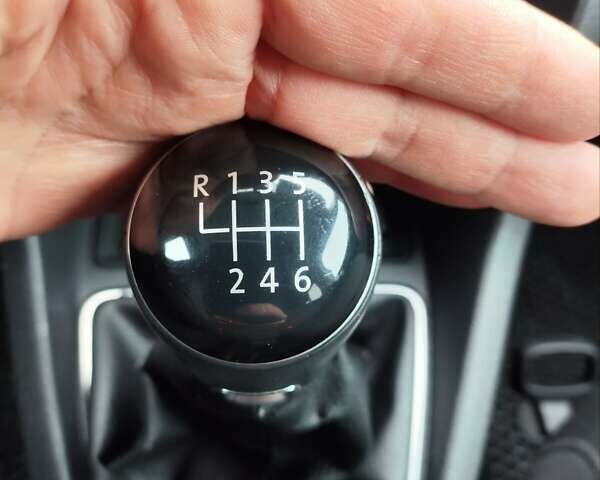 Черный Фольксваген Кадди, объемом двигателя 1.97 л и пробегом 274 тыс. км за 17800 $, фото 79 на Automoto.ua