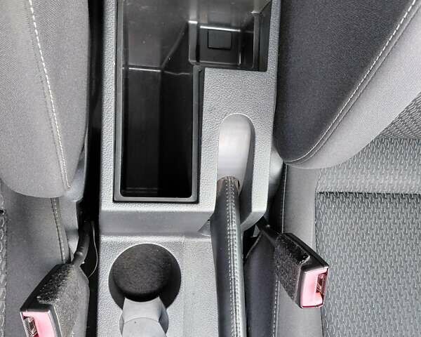 Чорний Фольксваген Кадді, об'ємом двигуна 2 л та пробігом 237 тис. км за 14800 $, фото 40 на Automoto.ua