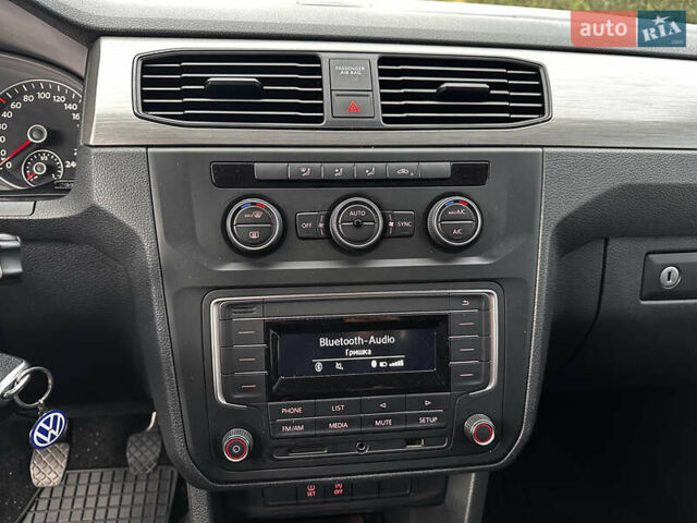 Черный Фольксваген Кадди, объемом двигателя 1.97 л и пробегом 237 тыс. км за 16500 $, фото 37 на Automoto.ua