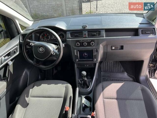 Черный Фольксваген Кадди, объемом двигателя 1.97 л и пробегом 230 тыс. км за 17800 $, фото 9 на Automoto.ua