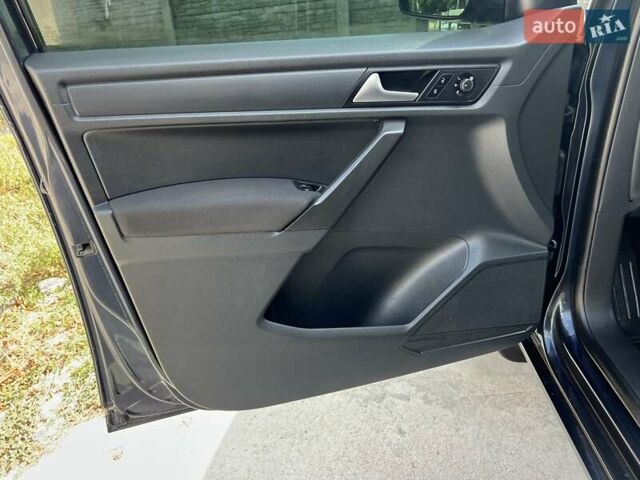 Черный Фольксваген Кадди, объемом двигателя 1.97 л и пробегом 230 тыс. км за 17800 $, фото 6 на Automoto.ua