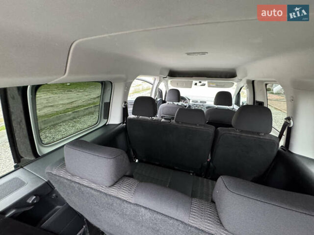 Чорний Фольксваген Кадді, об'ємом двигуна 1.4 л та пробігом 277 тис. км за 16300 $, фото 52 на Automoto.ua