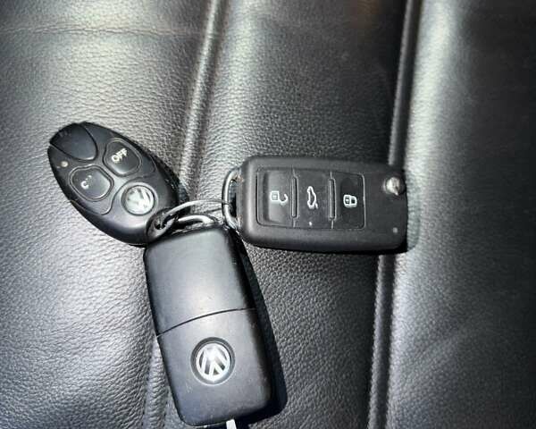 Черный Фольксваген Кадди, объемом двигателя 1.97 л и пробегом 138 тыс. км за 19950 $, фото 18 на Automoto.ua