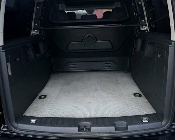 Черный Фольксваген Кадди, объемом двигателя 1.97 л и пробегом 138 тыс. км за 19950 $, фото 25 на Automoto.ua