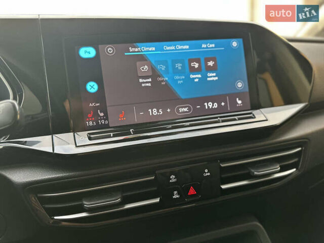 Черный Фольксваген Кадди, объемом двигателя 2 л и пробегом 155 тыс. км за 26950 $, фото 55 на Automoto.ua