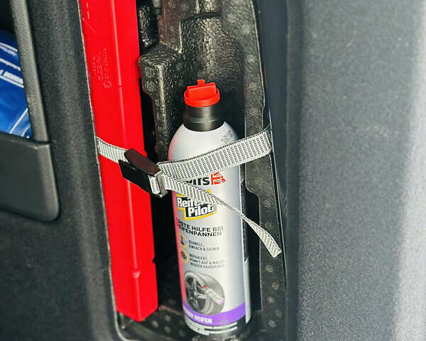 Черный Фольксваген Кадди, объемом двигателя 2 л и пробегом 155 тыс. км за 26950 $, фото 34 на Automoto.ua