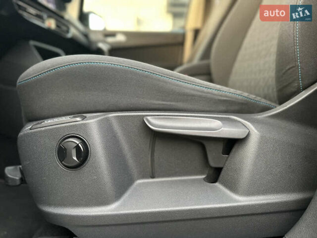 Черный Фольксваген Кадди, объемом двигателя 2 л и пробегом 155 тыс. км за 26950 $, фото 86 на Automoto.ua