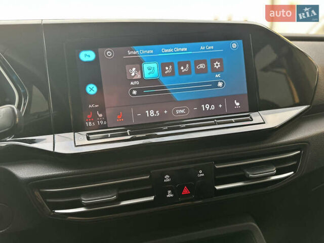 Черный Фольксваген Кадди, объемом двигателя 2 л и пробегом 155 тыс. км за 26950 $, фото 54 на Automoto.ua