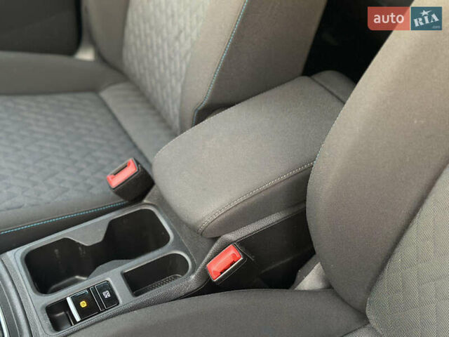 Черный Фольксваген Кадди, объемом двигателя 2 л и пробегом 155 тыс. км за 26950 $, фото 80 на Automoto.ua