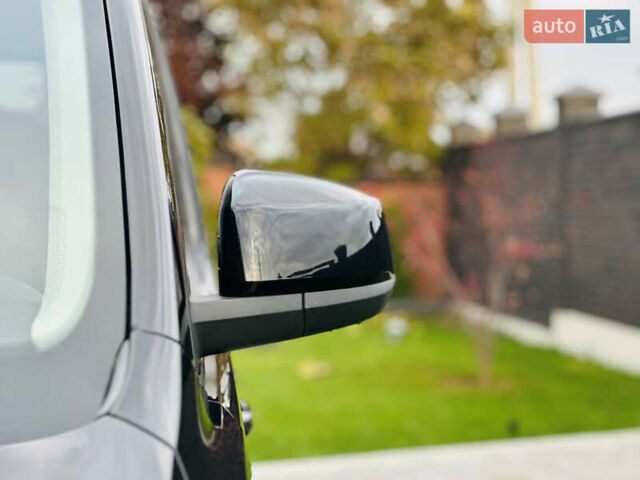 Черный Фольксваген Кадди, объемом двигателя 2 л и пробегом 155 тыс. км за 26950 $, фото 17 на Automoto.ua