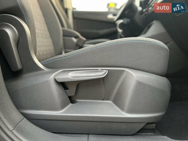 Черный Фольксваген Кадди, объемом двигателя 2 л и пробегом 155 тыс. км за 26950 $, фото 83 на Automoto.ua