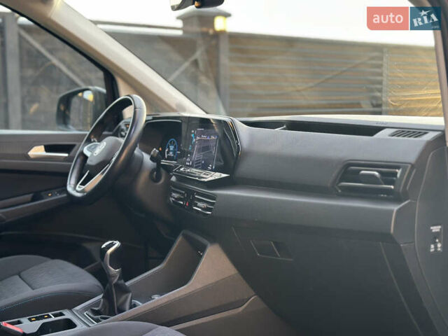 Черный Фольксваген Кадди, объемом двигателя 2 л и пробегом 155 тыс. км за 26950 $, фото 41 на Automoto.ua