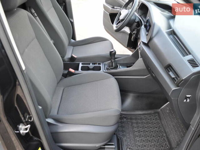 Черный Фольксваген Кадди, объемом двигателя 1.97 л и пробегом 172 тыс. км за 18500 $, фото 64 на Automoto.ua