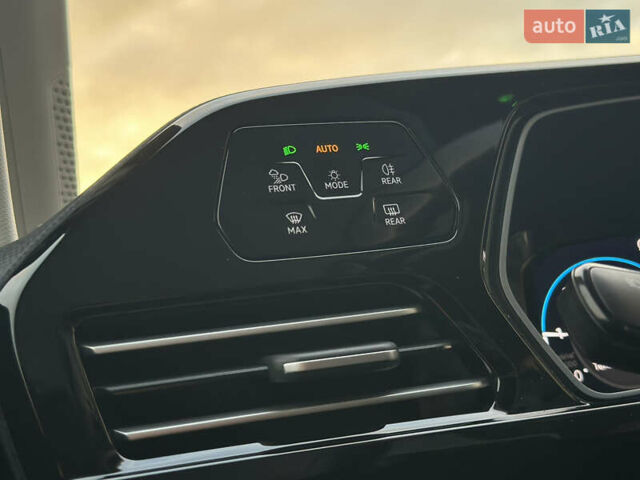 Черный Фольксваген Кадди, объемом двигателя 2 л и пробегом 155 тыс. км за 26950 $, фото 74 на Automoto.ua