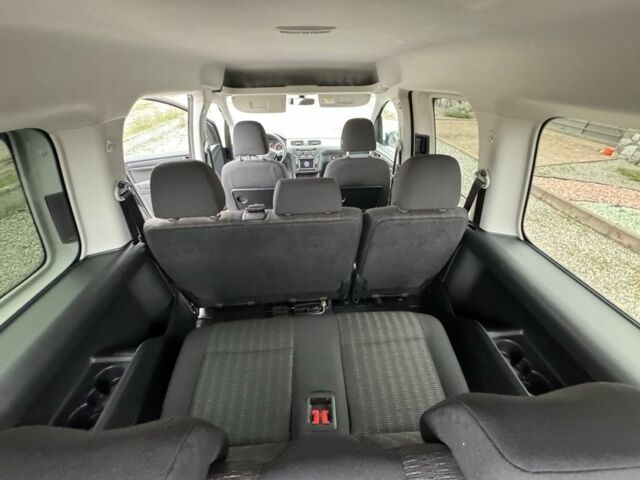 Чорний Фольксваген Кадді, об'ємом двигуна 1.4 л та пробігом 277 тис. км за 16300 $, фото 20 на Automoto.ua