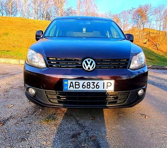 Фіолетовий Фольксваген Кадді, об'ємом двигуна 1.6 л та пробігом 270 тис. км за 8500 $, фото 4 на Automoto.ua