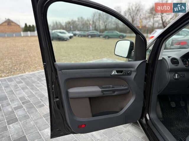 Фиолетовый Фольксваген Кадди, объемом двигателя 0 л и пробегом 215 тыс. км за 10999 $, фото 10 на Automoto.ua