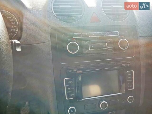 Фольксваген Кадди 2011 в Чернигове на Automoto.ua Фиолетовый Фольксваген Кадди, объемом двигателя 1.6 л и пробегом 432 тыс. км за 7300 $, фото 10 на Automoto.ua